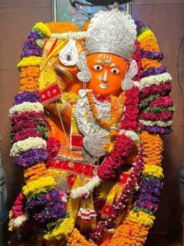 ओखलेश्वर हनुमान मंदिर: हनुमान जी के हाथ में शिवलिंग