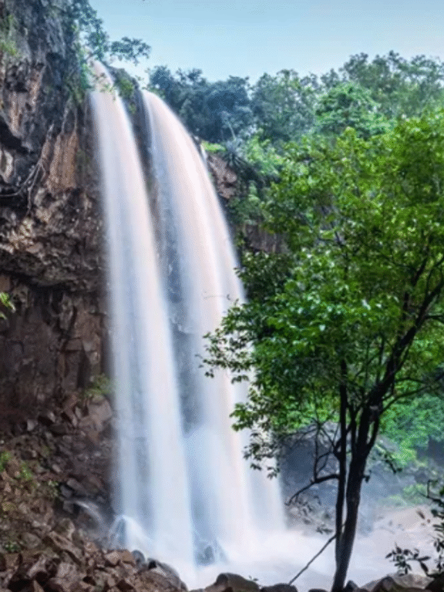 नर्मदा नदी के रहस्यमयी झरने: जानकर रह जाएंगे हैरान।