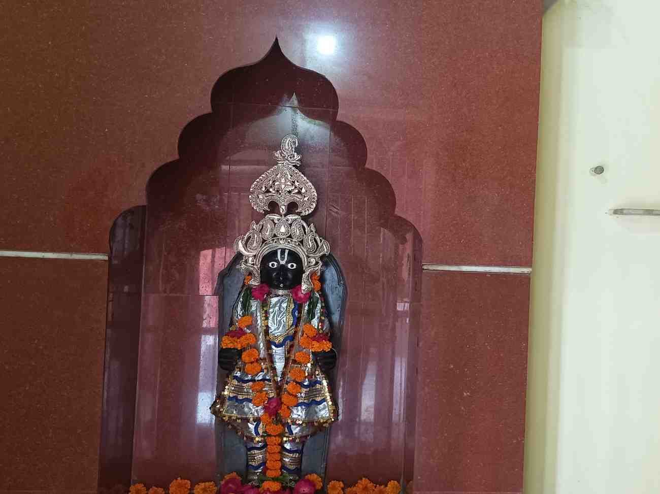“सीहोर का चमत्कारी कृष्ण मंदिर – बदलती प्रतिमा का रहस्य”