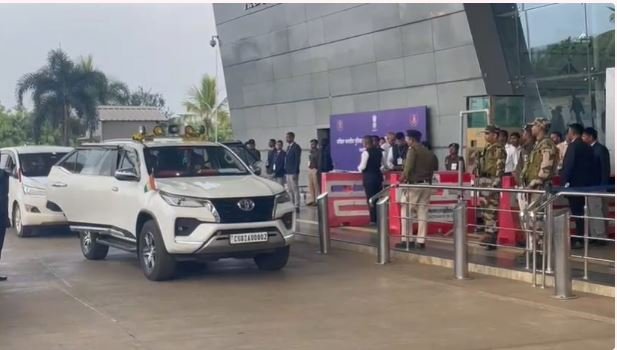 PM Modi leaves for Delhi: प्रधानमंत्री मोदी दिल्ली के लिए हुए रवाना,CM साय  ने एयरपोर्ट पर दी विदाई