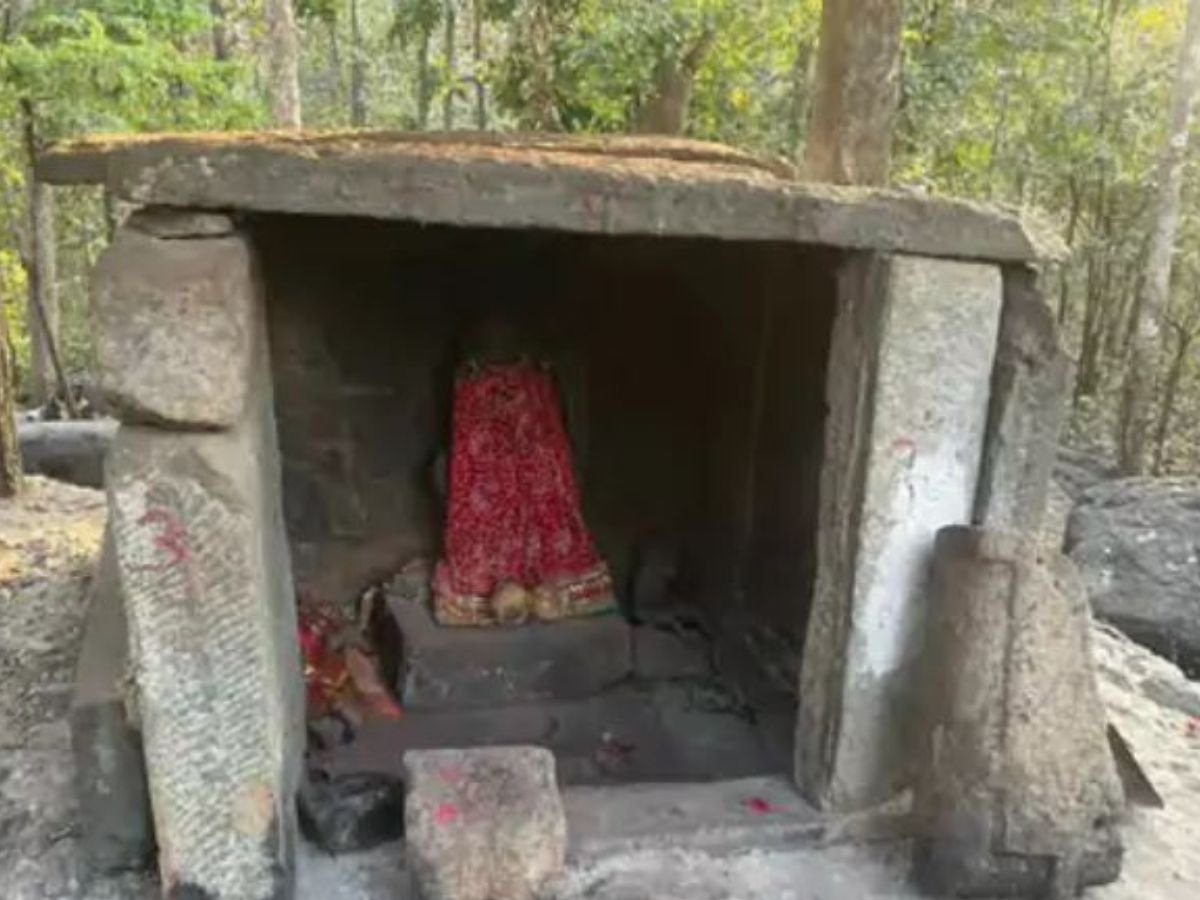Bastar Love Goddess Temple: ऐसा मंदिर जहां प्रेमिका की तस्वीर-पत्र चढ़ाने से मिलता है जन्मों का साथ!