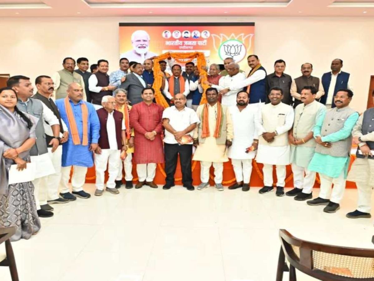 सीएम निवास में बुलाई गई भाजपा विधायक दल की बैठक,कई मुद्दों पर हुई चर्चा