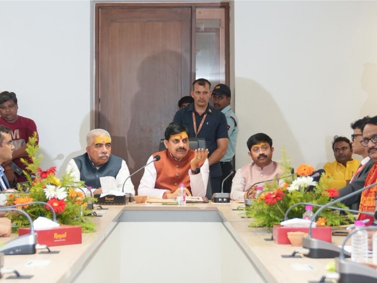 बाबा विश्वनाथ की शरण में CM डॉ. मोहन, कहा- MP-UP मिलकर लिखेंगे विकास की नई इबारत