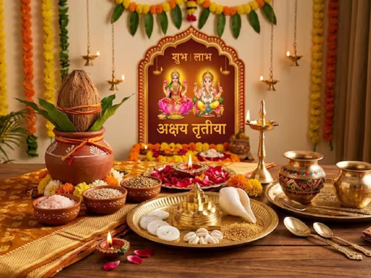 Akshaya Tritiya Remedies: अक्षय तृतीया के दिन खरीद ले मिट्टी की बनी ये वस्तु, दूर होगी नकारात्मकता!